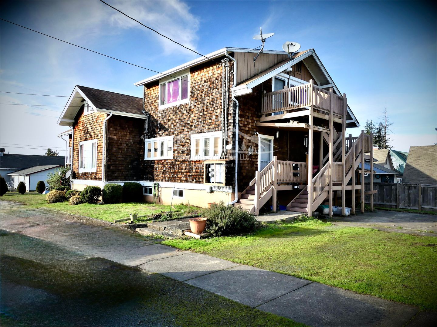 Coquille Apartment: 310 N. Dean St
