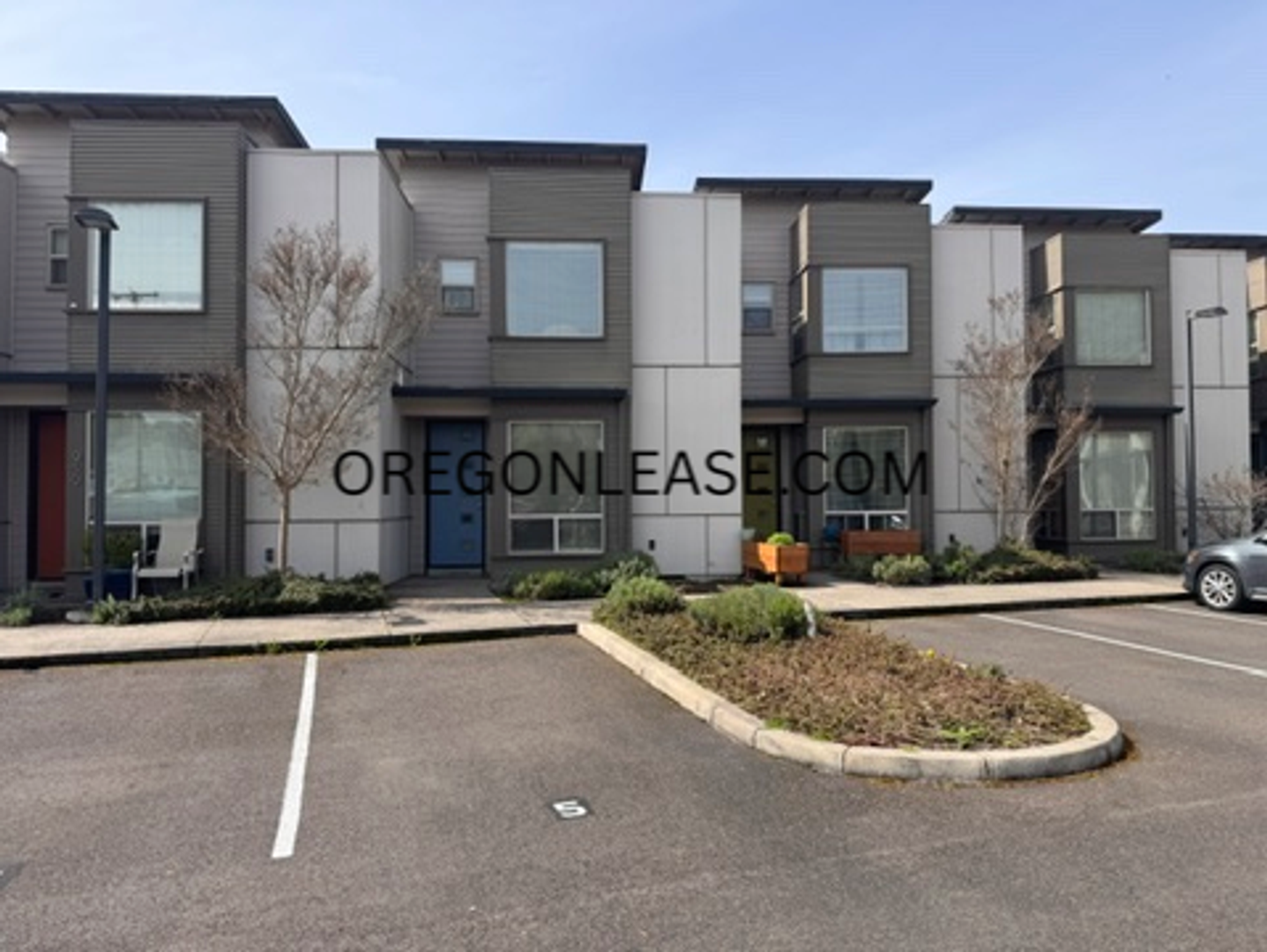 Eugene Townhome: 963  Lorella Ave