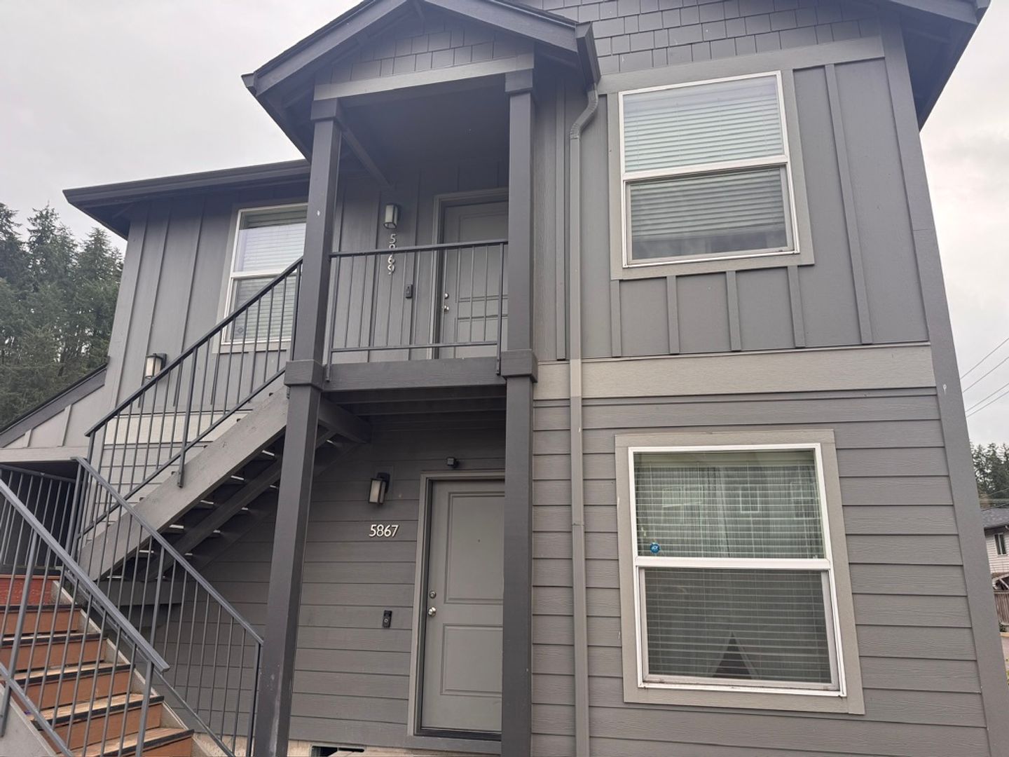 Springfield Apartment: 5869 Aster st