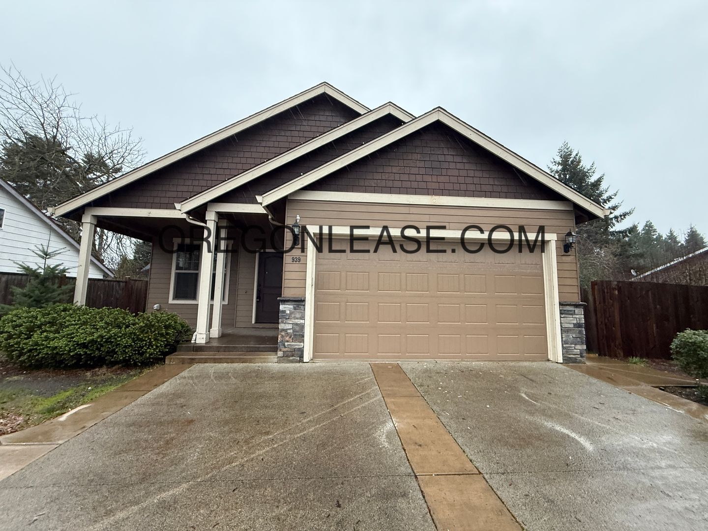 Eugene House: 939 Irvington Dr.