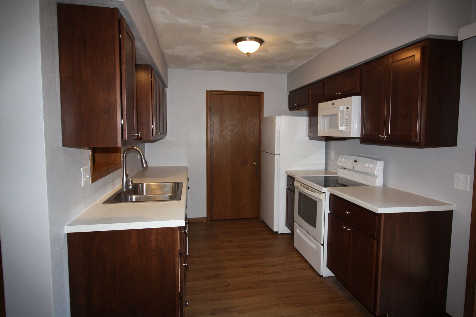 Madison Apartment: 17 Mesa Ct.