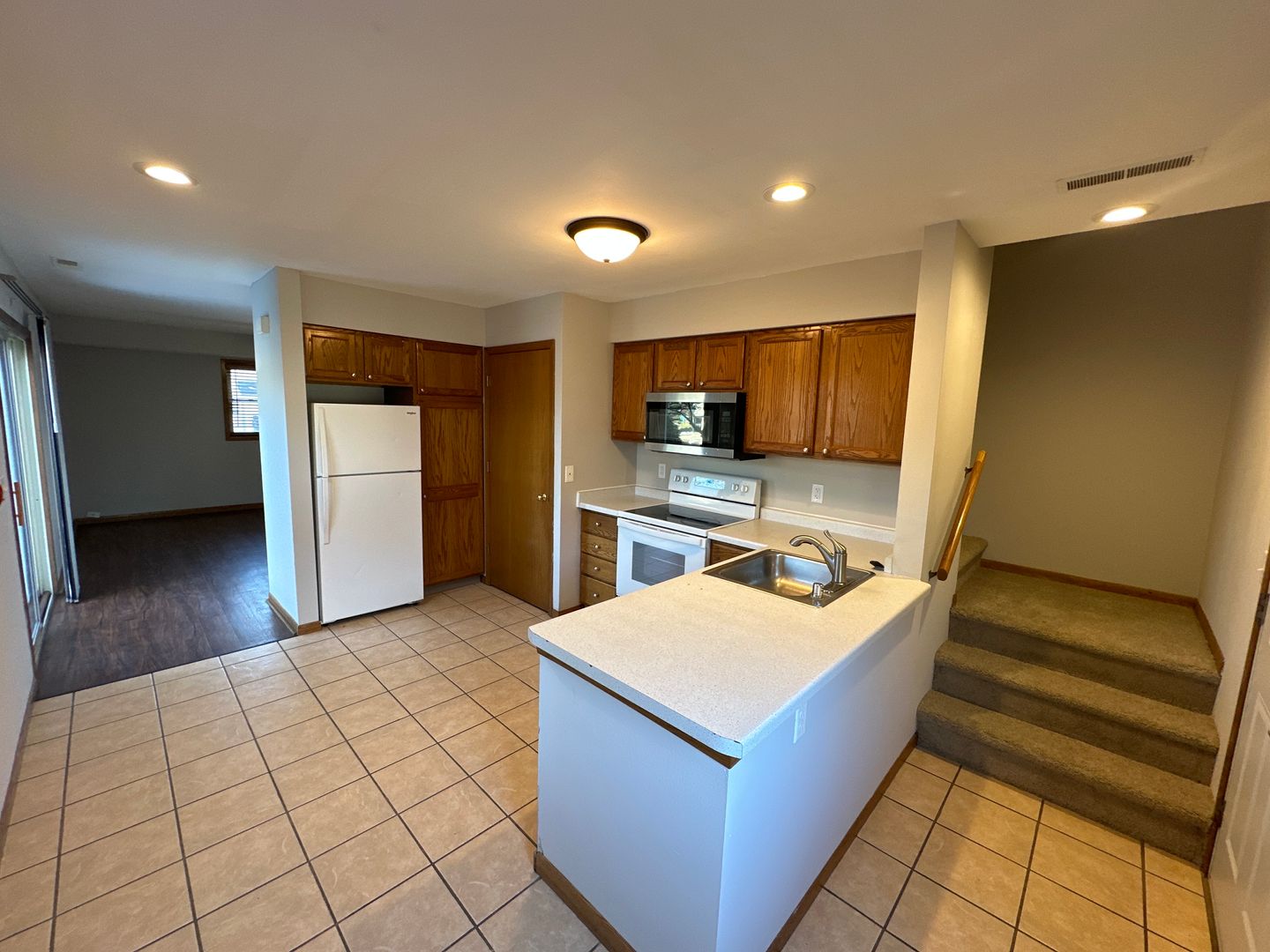 Fitchburg Apartment: 2950 King James Way
