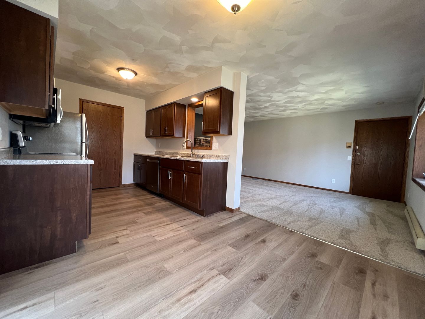 Madison Apartment: 17 Mesa Ct.