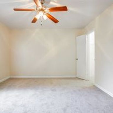 1 Bedroom Apartment – 1235 Josey St, Huntsville, TX 77340