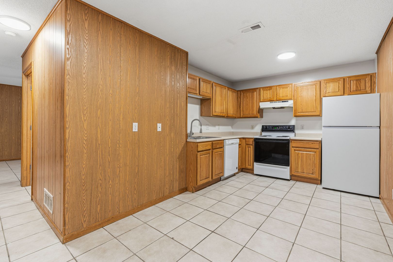 3 Bed 2.5 Bath Townhome 27 of 32