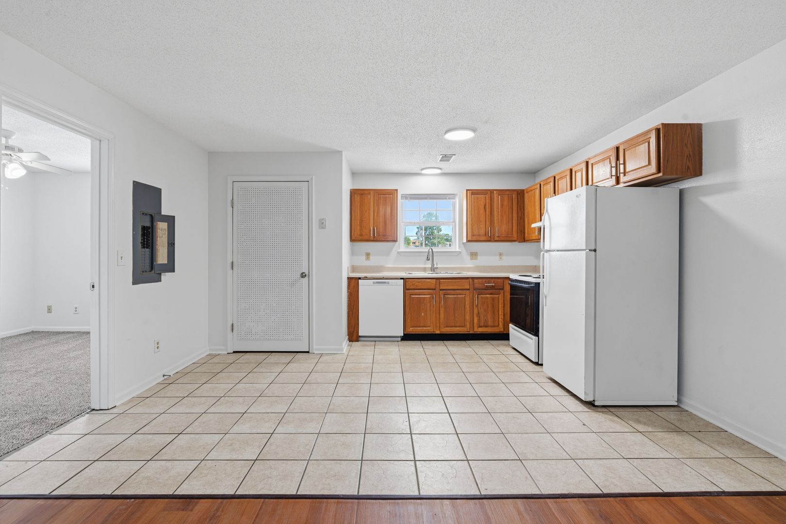 3 Bed 2 Bath 16 of 33
