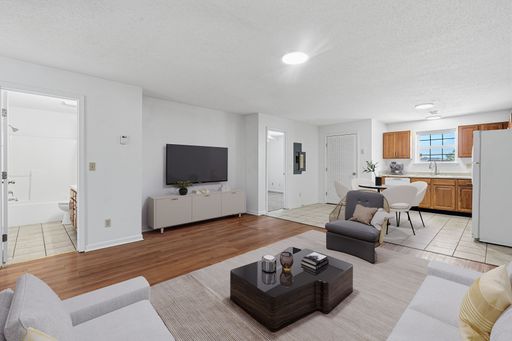 3 Bed 2 Bath – photo 1