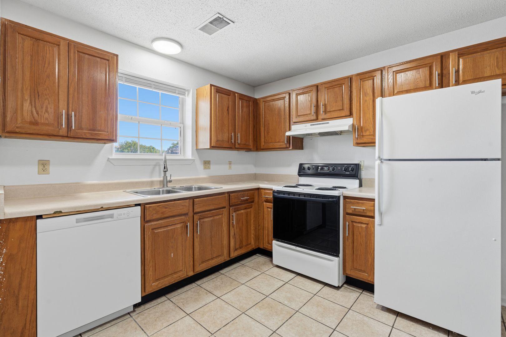 3 Bed 2 Bath 28 of 33