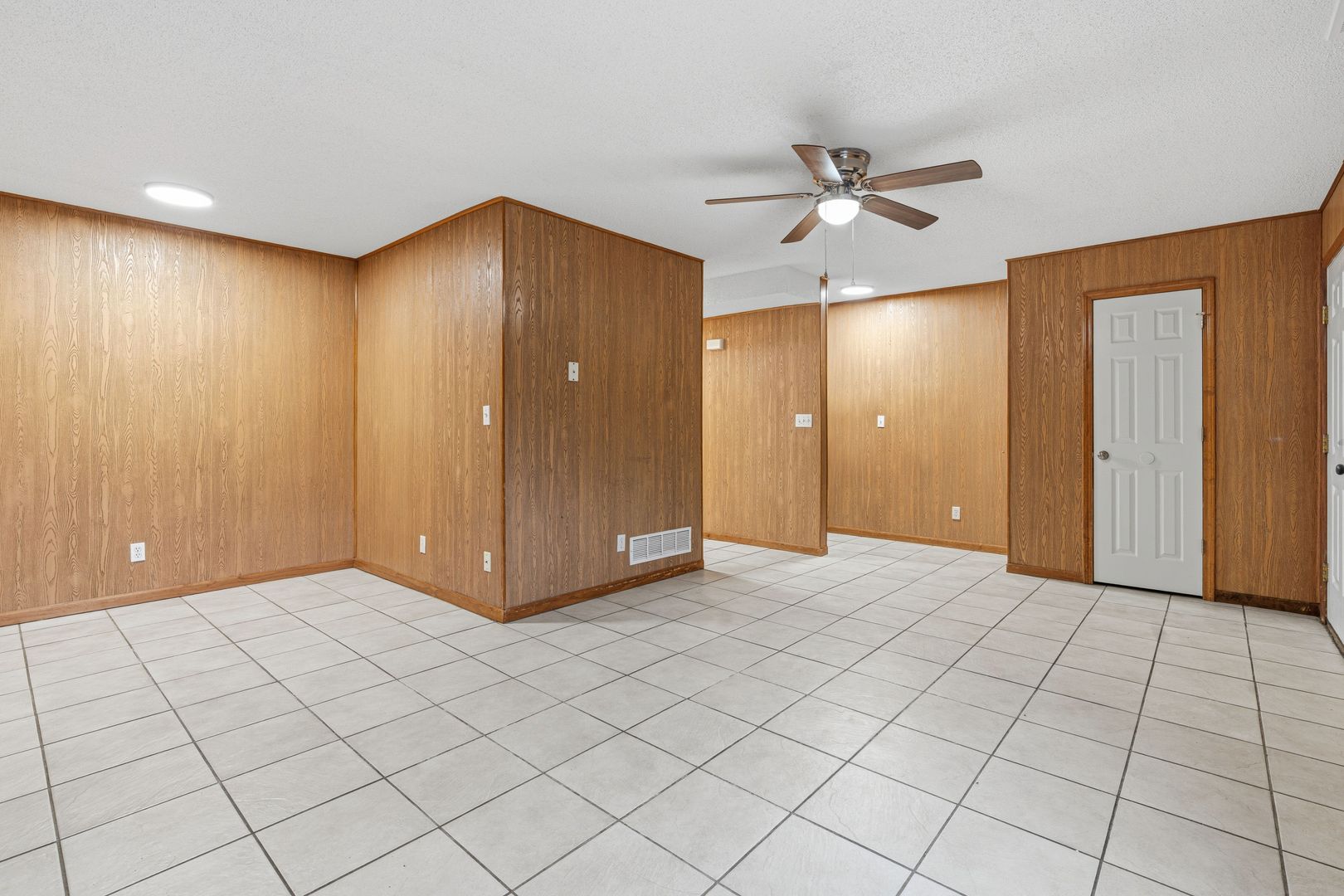 3 Bed 2.5 Bath Townhome 31 of 32