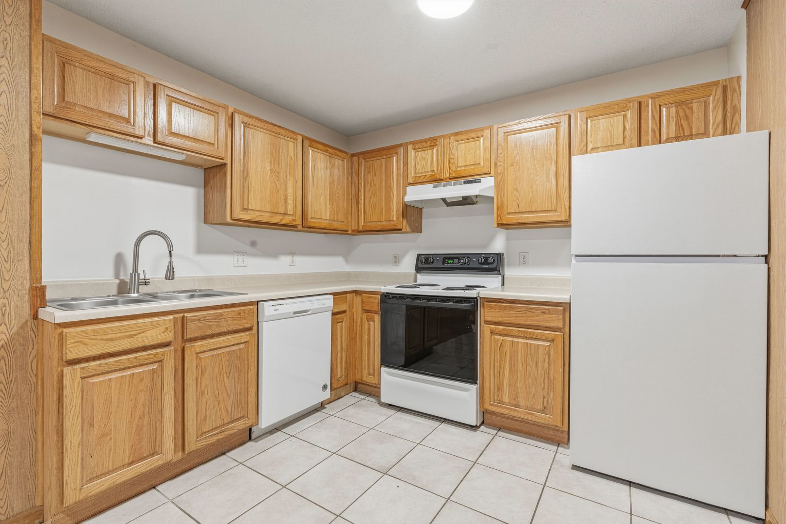 3 Bed 2.5 Bath Townhome 25 of 32