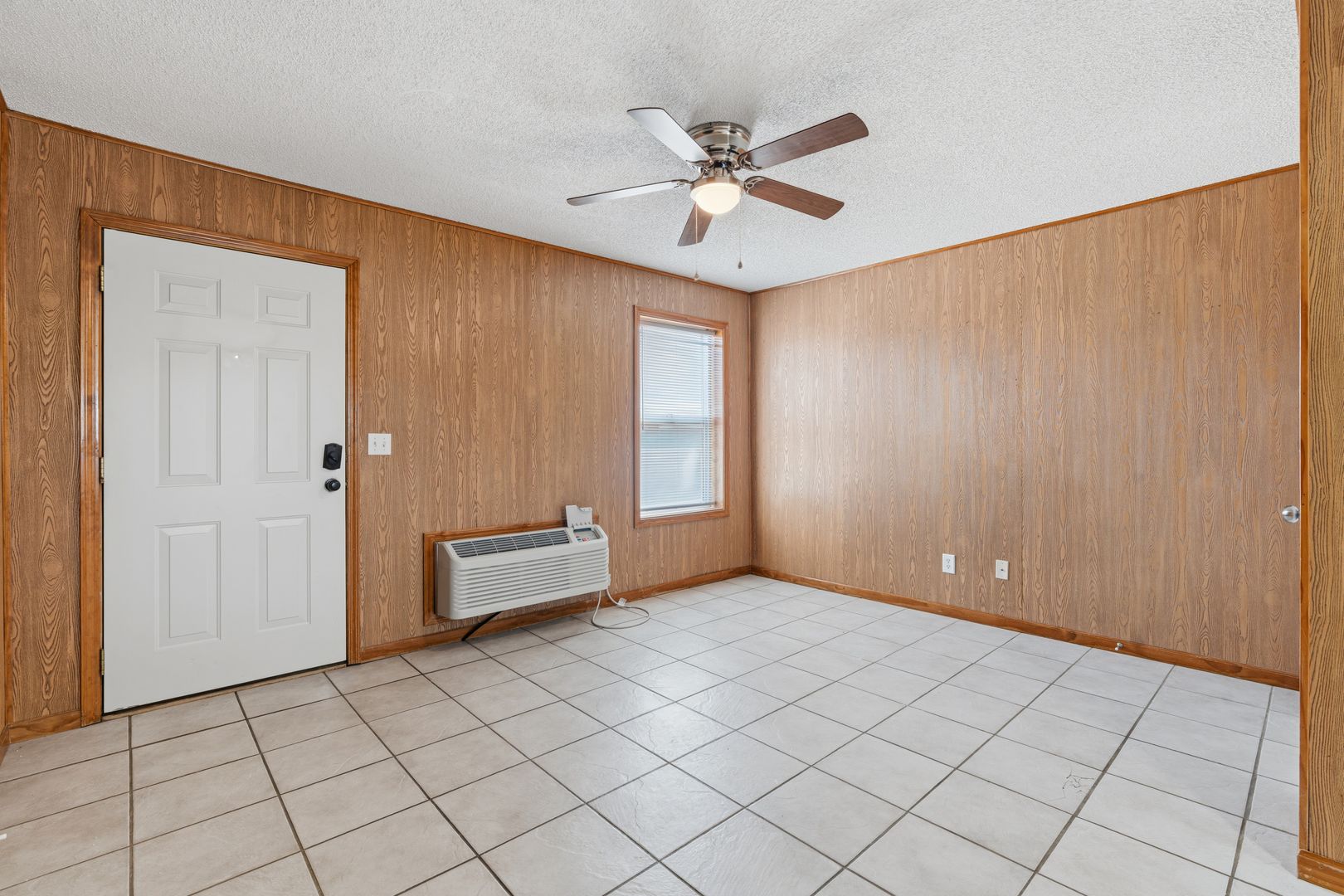 Furnished Studio Apartment - Heart of Warrensburg 19 of 24