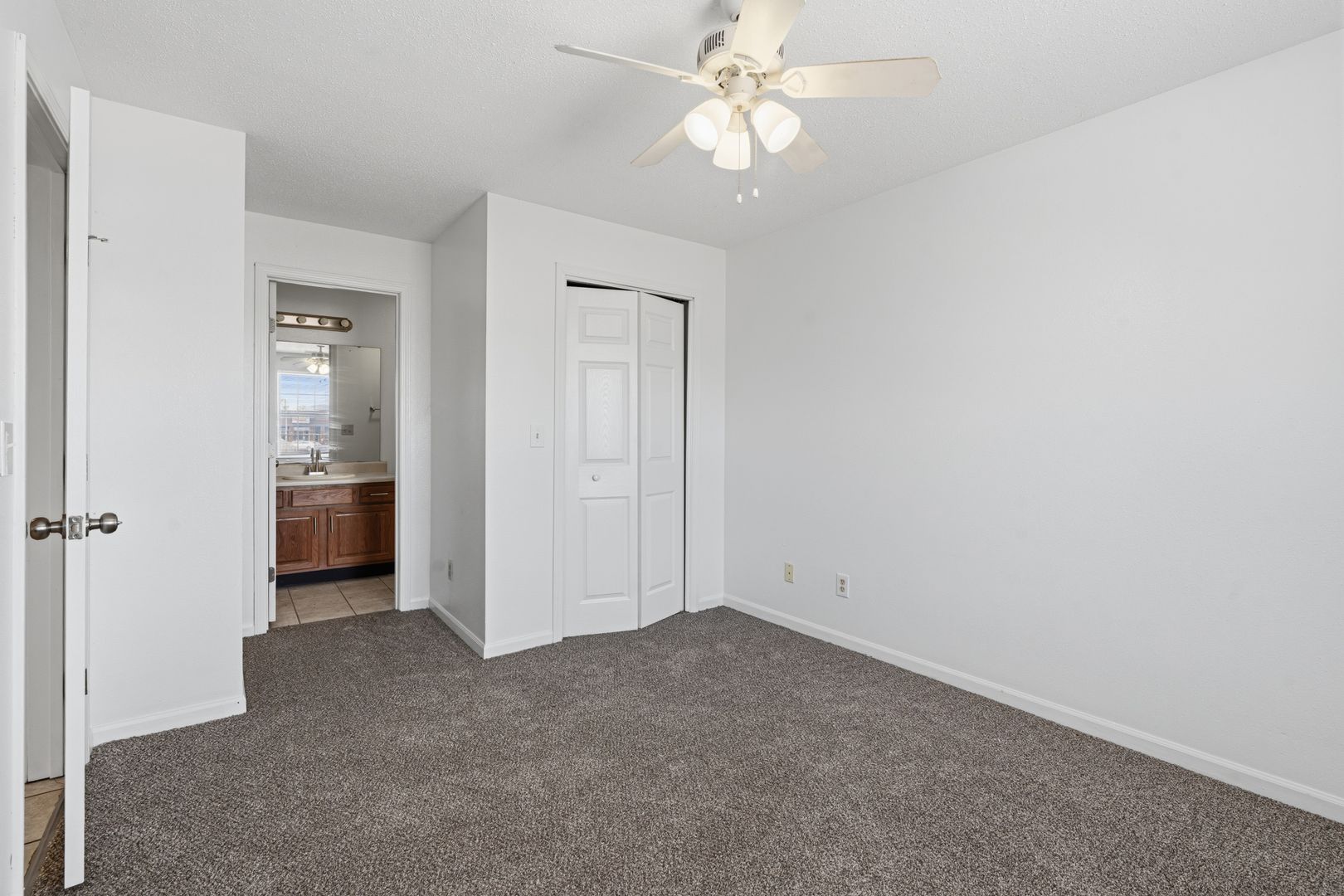 3 Bed 2 Bath 30 of 33