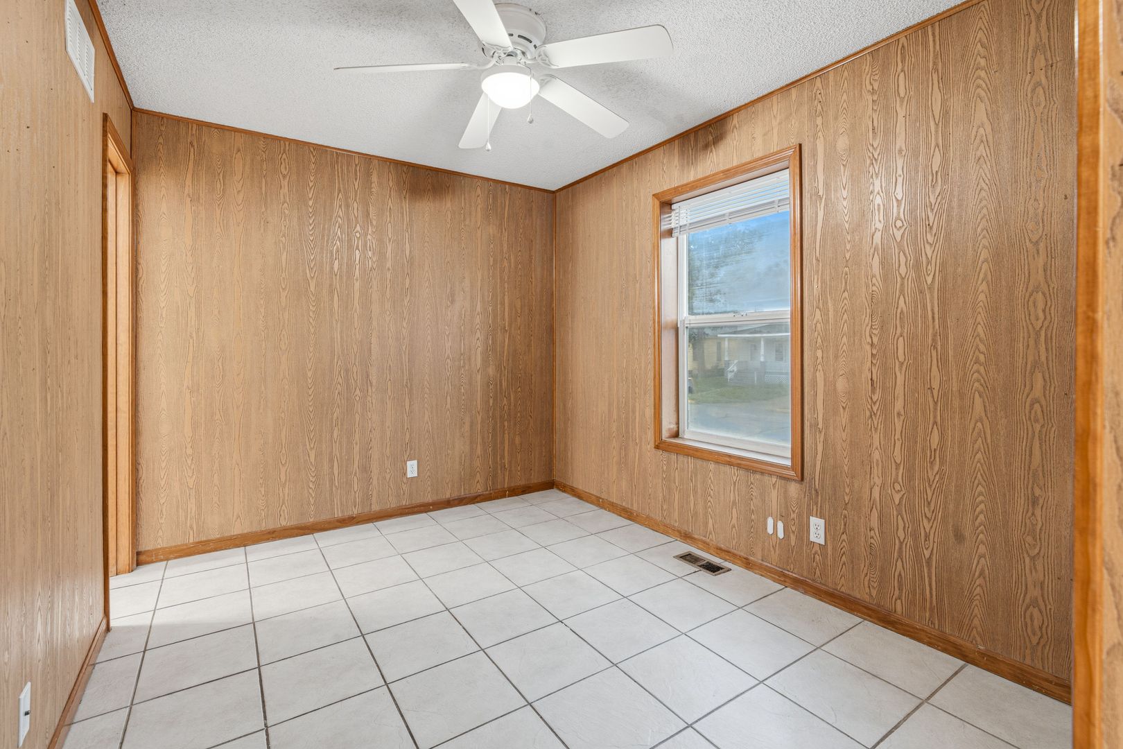 3 Bed 2.5 Bath Townhome 22 of 32