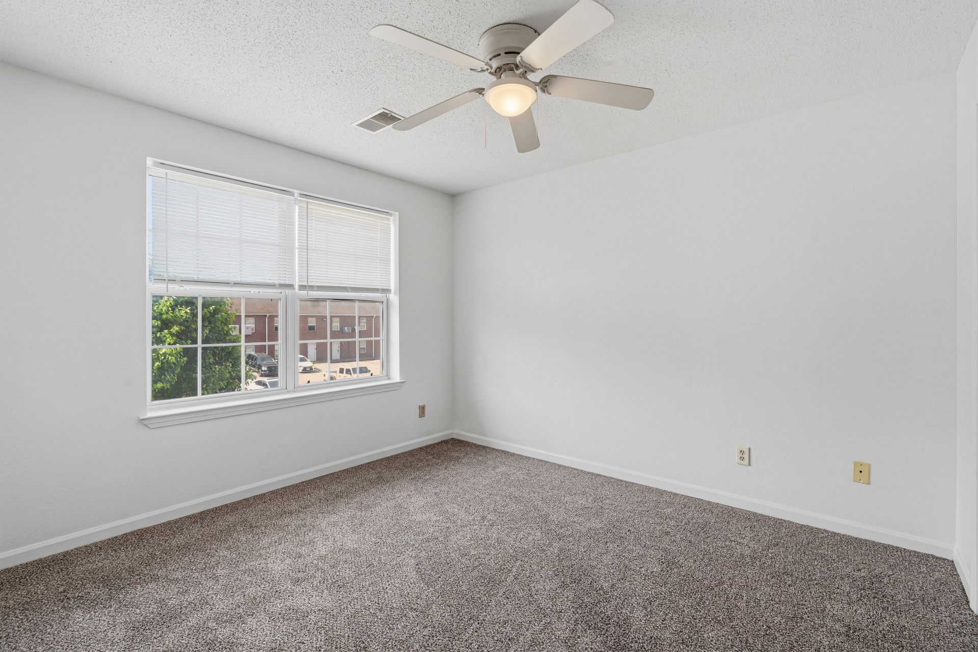 3 Bed 2.5 Bath Townhome 8 of 12