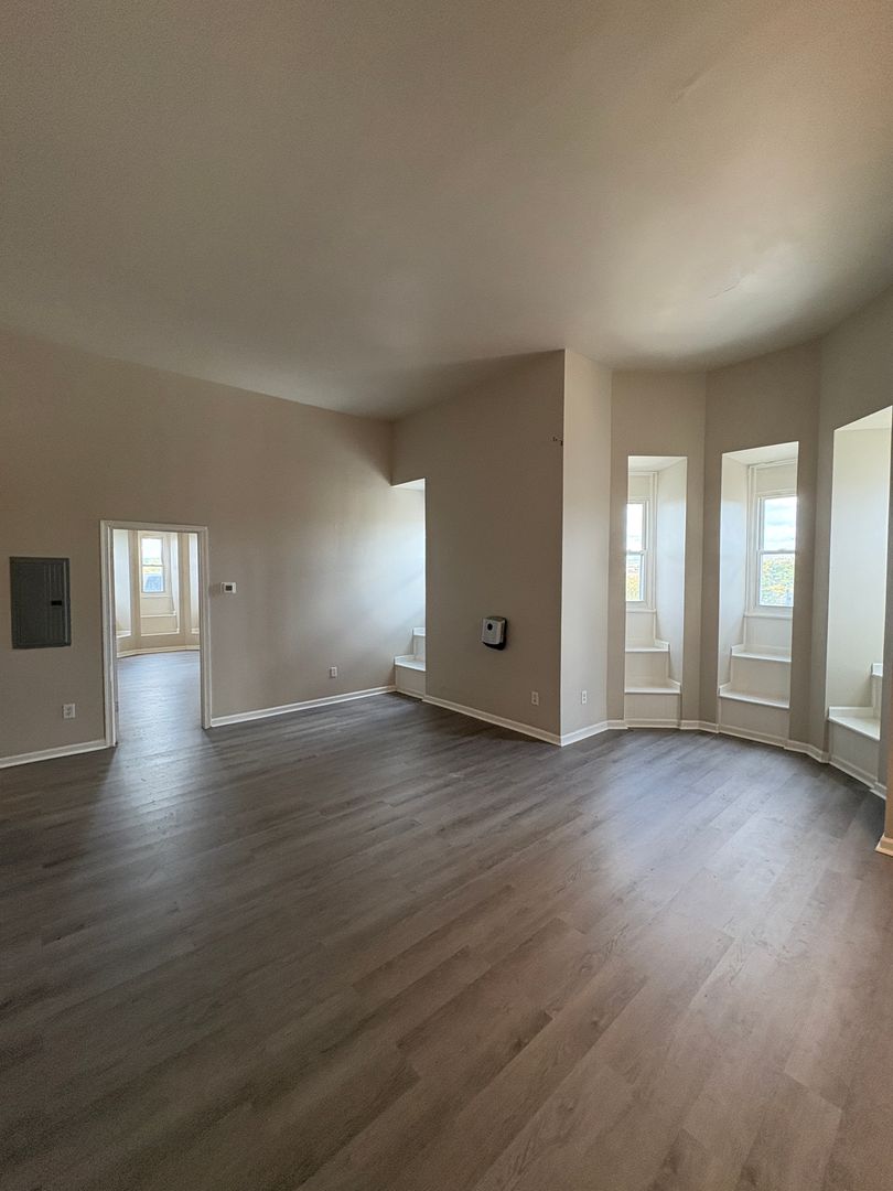 Pottstown Apartment: 320-322 E HIGH ST