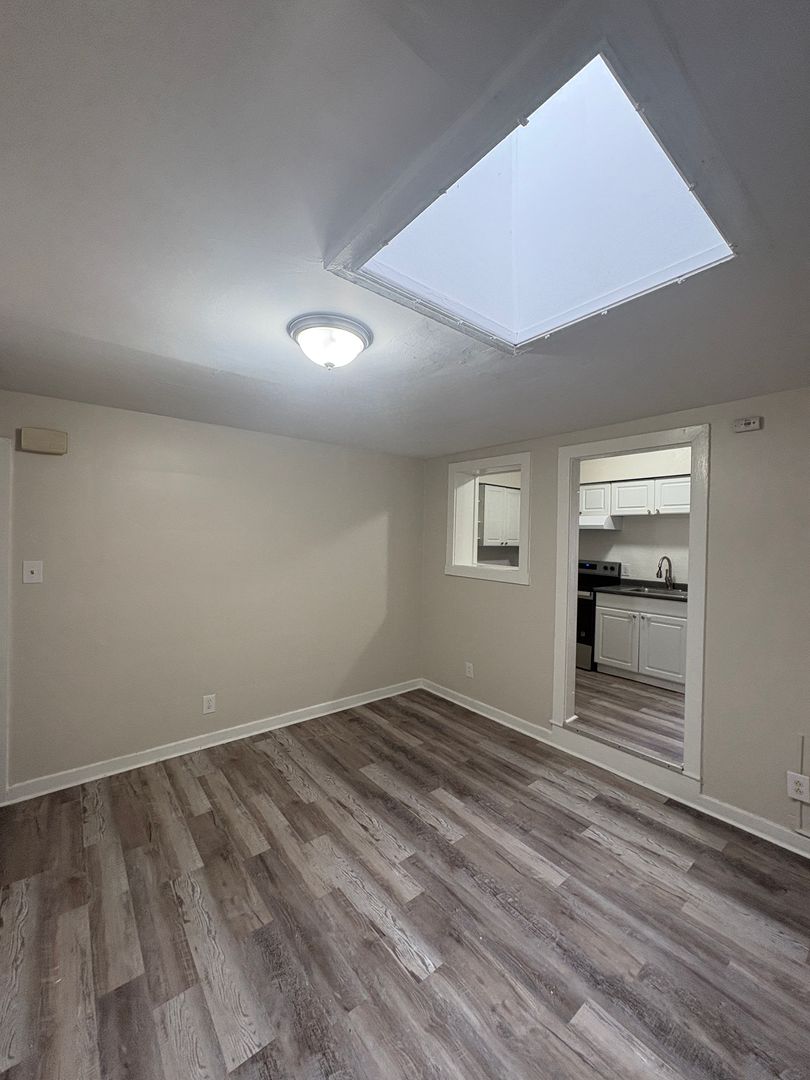 Pottstown Apartment: 372 E High St