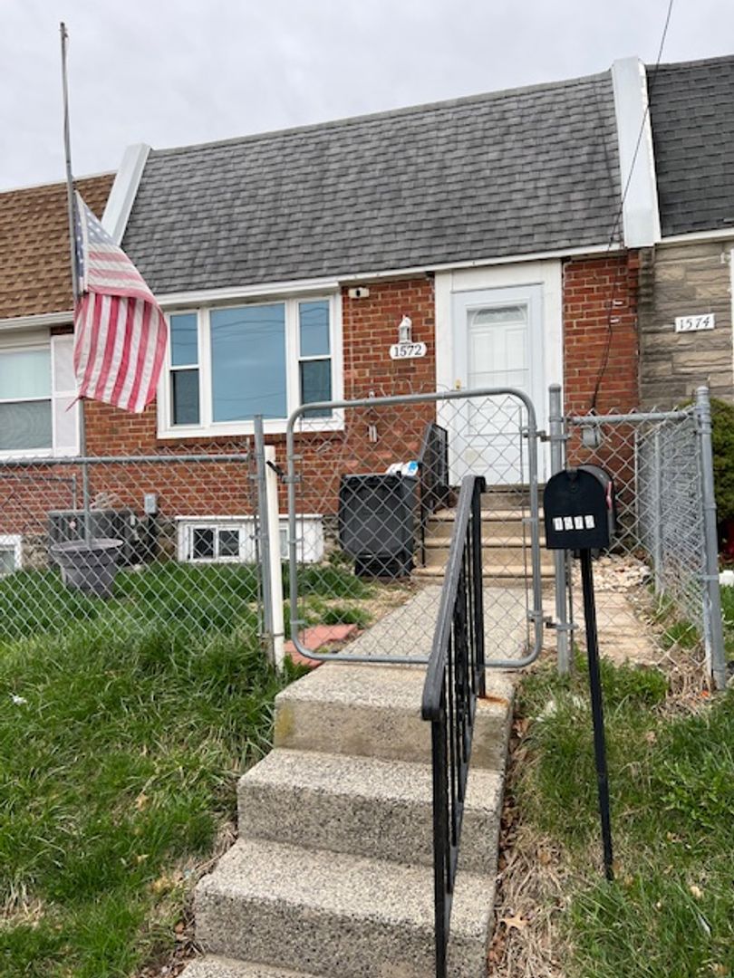 Marcus Hook House: 1572 Summit Street