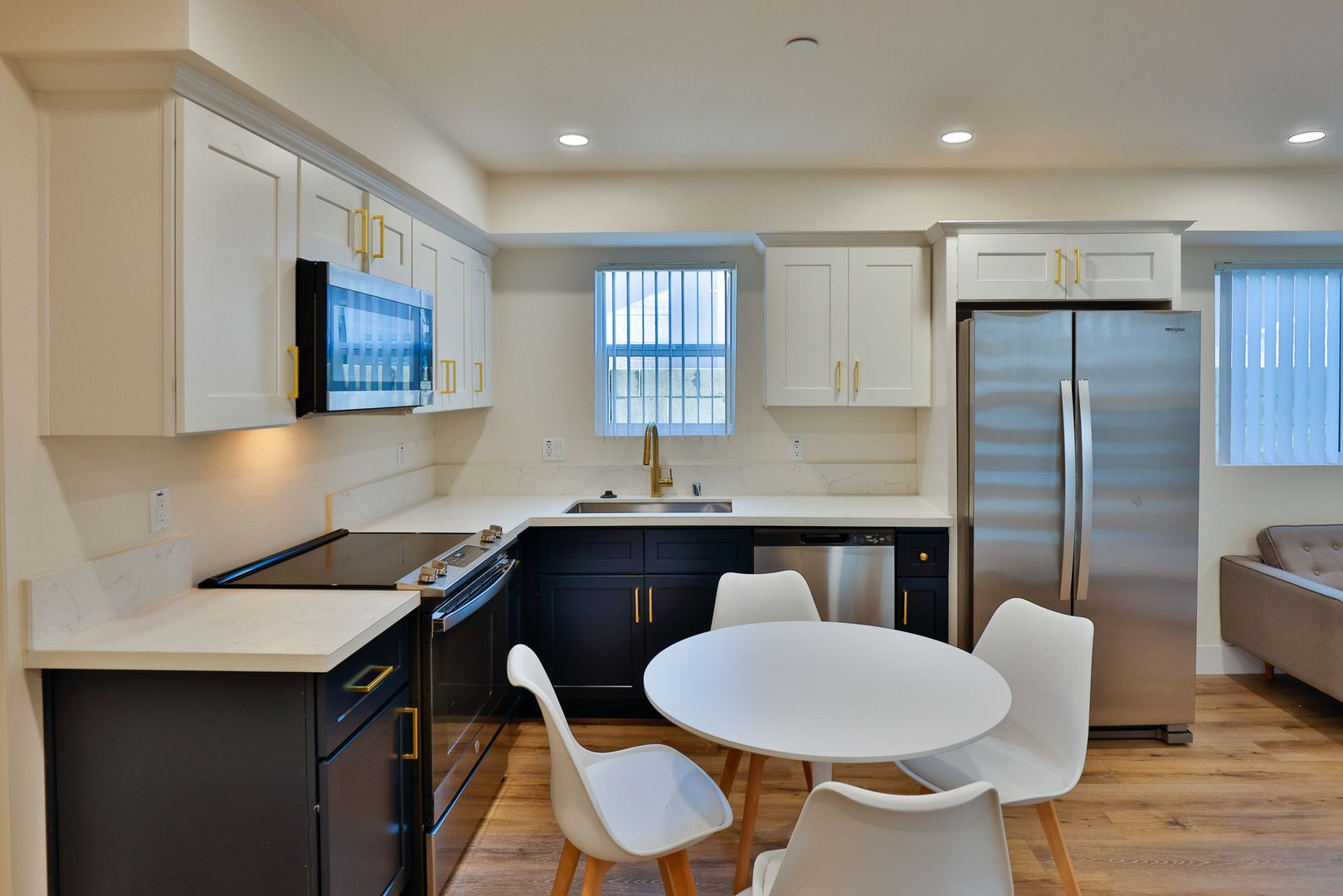 Los Angeles Apartment: 1164 W 37th Pl