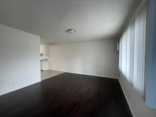 8030 Langdon 1 Bedroom – photo 1
