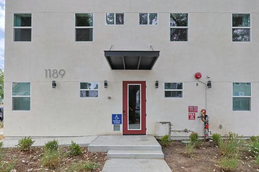 1189 37th Pl - Unit 4 (3bd/3ba) with Private Rooftop – photo 1