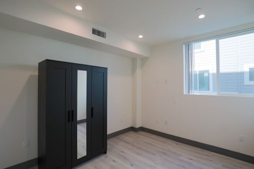 1180 W 37th Pl Floor Plan 1176 - 1178 ( A, B, and C Townhomes) Private Room – photo 1