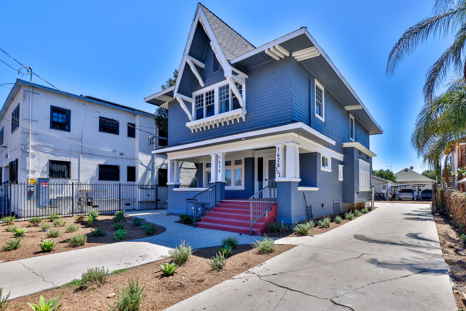 1426 W 27th St - Los Angeles student accommodation - Pavo Apartments