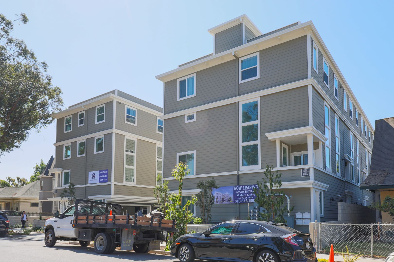 Los Angeles Apartment: 1180 W 37th Pl