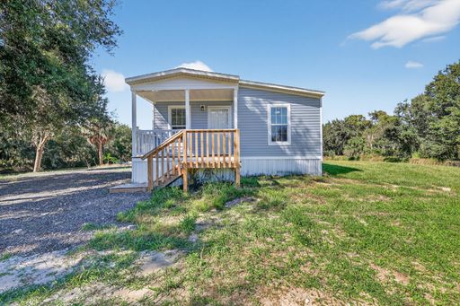Brand-New Home on Canal to Lake Griffin – Available Now! – photo 1