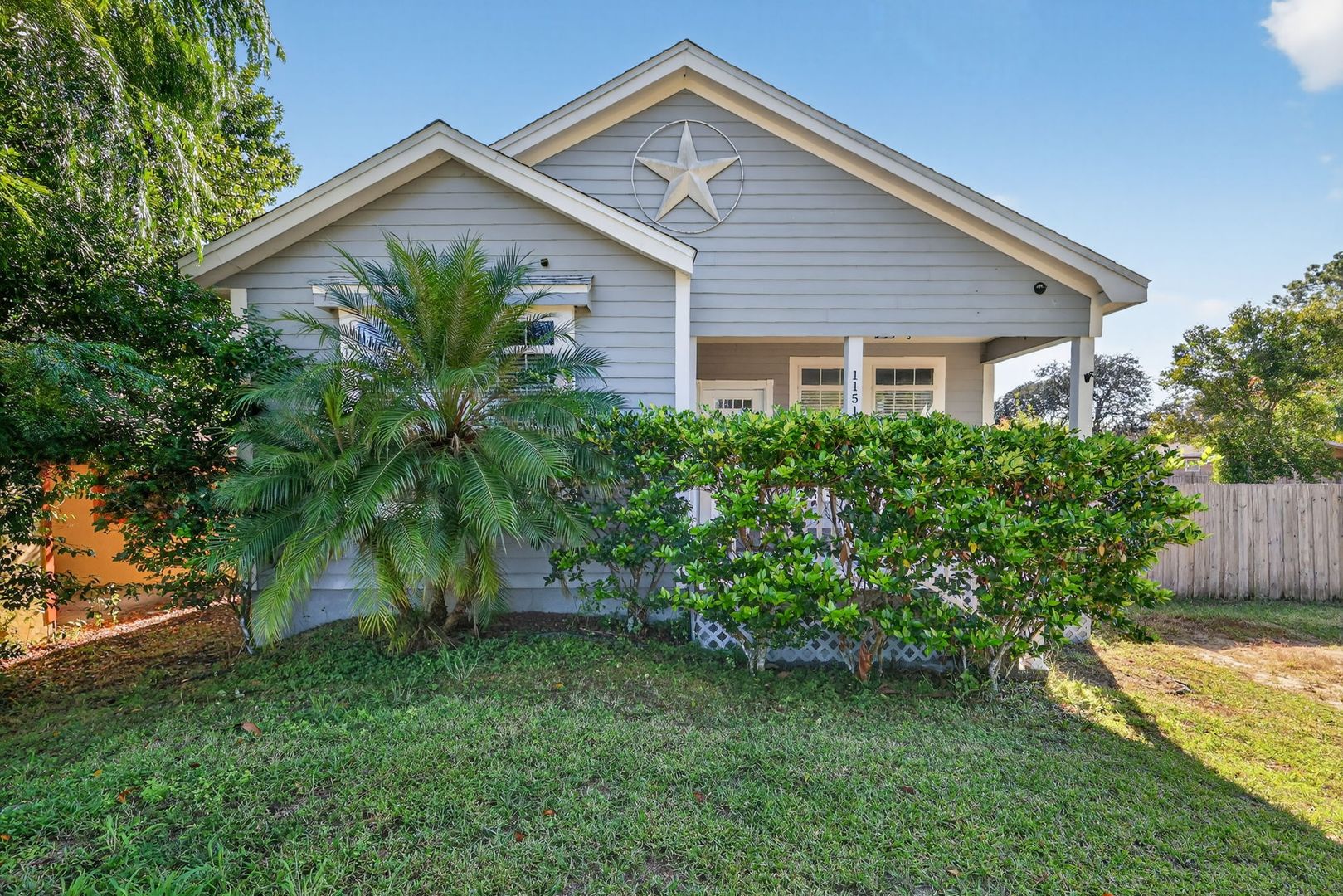 Leesburg House: 11518 County Road 44