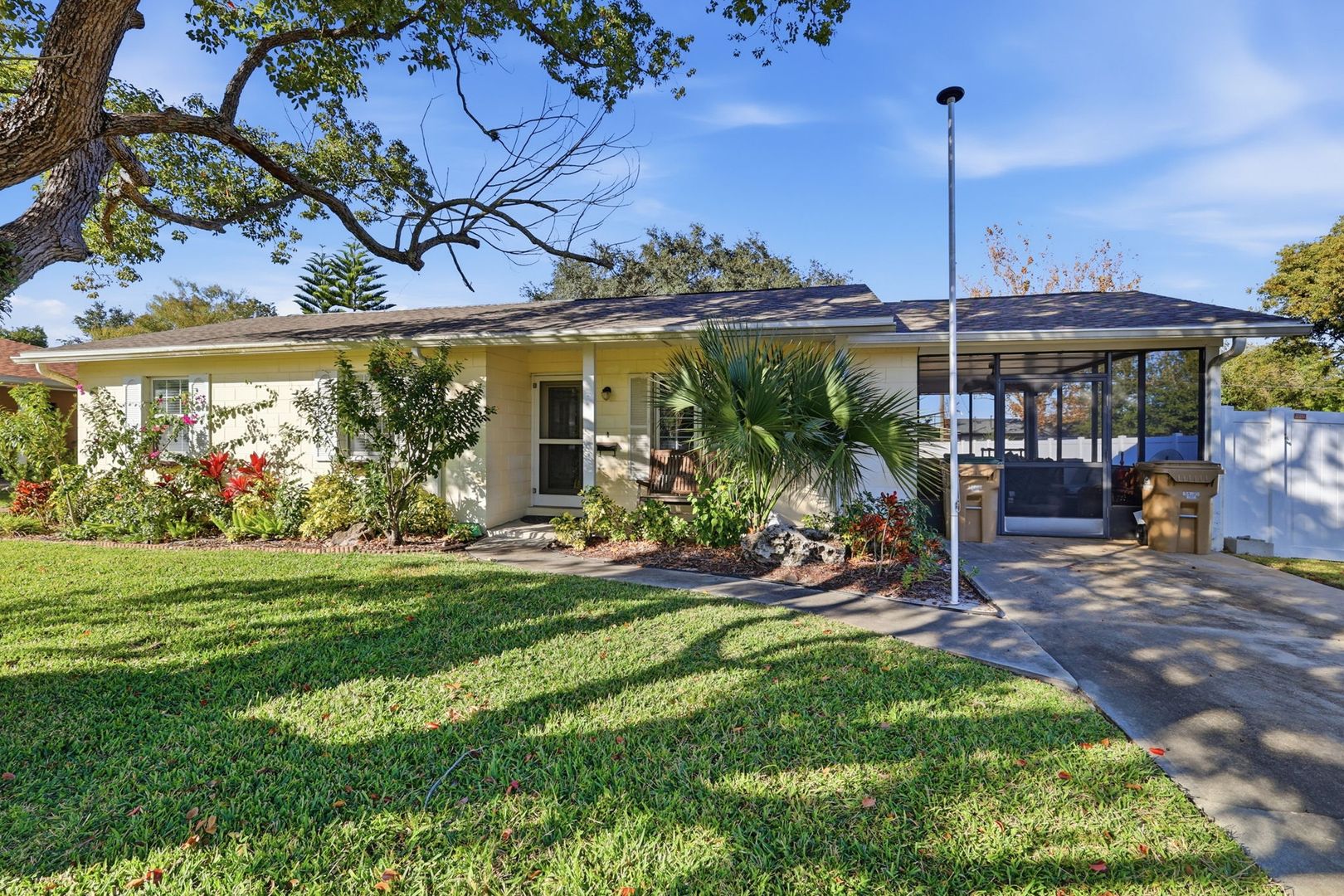 Mount Dora House: 2901 Eastland Rd
