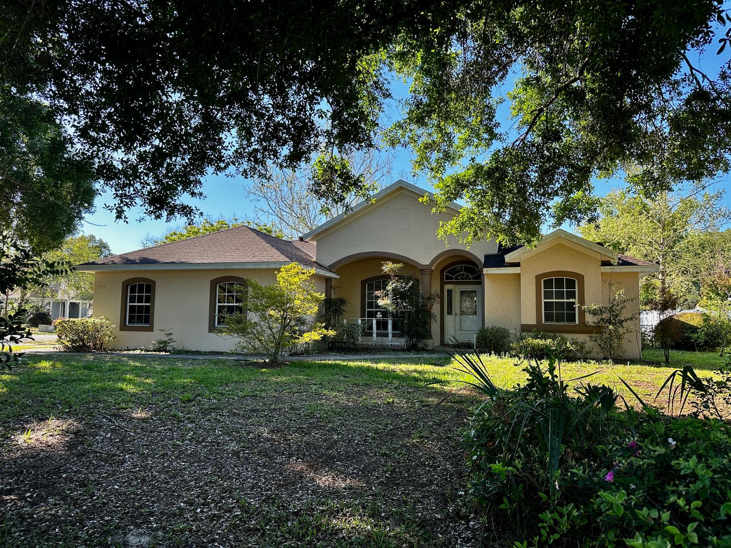 Eustis House: 2998 West Beaumont Lane