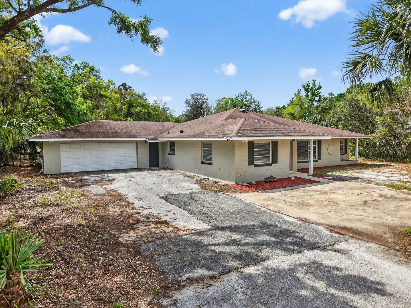 Tavares House: 11426 Palmetto Dr
