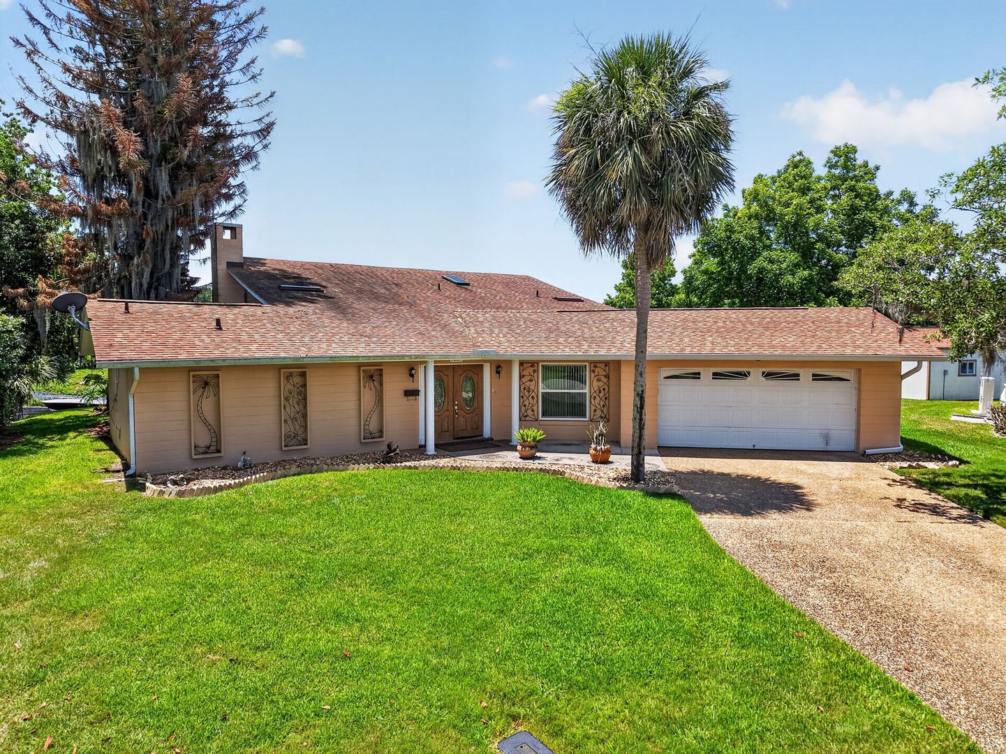 Tavares House: 1627 Canal Ct