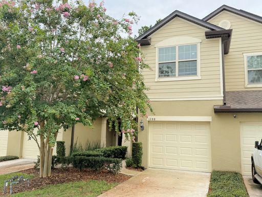 3 Bedroom/ 2 Bathroom Townhouse located in Apopka! ***SEE TERMS – photo 1