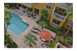 Great 1/1 unit with brand new carpet, freshly painted, washer and dryer, balcony, one deeded garage parking space, Water, Sewer, Trash and Pest Control included in rent! – photo 1