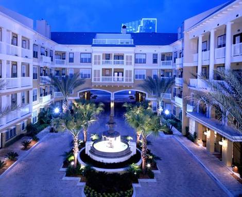 Gorgeous 1/1 with all tile floors and Balcony! – photo 1