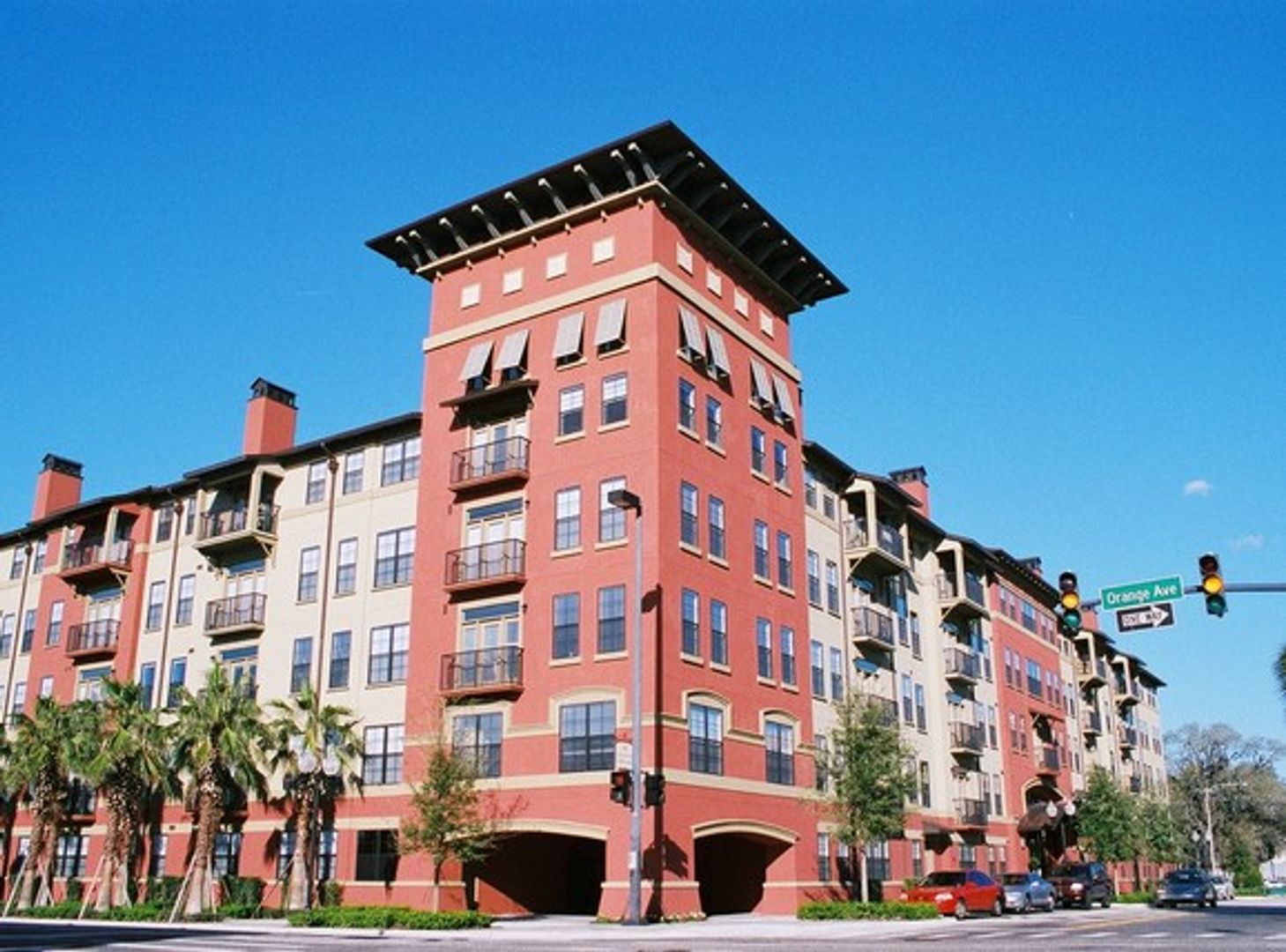 Orlando House: 911 N Orange Ave