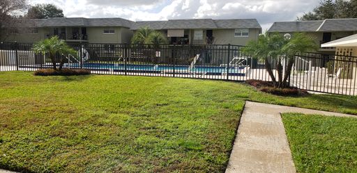Cozy 2nd floor condo by Lake Underhill – photo 1