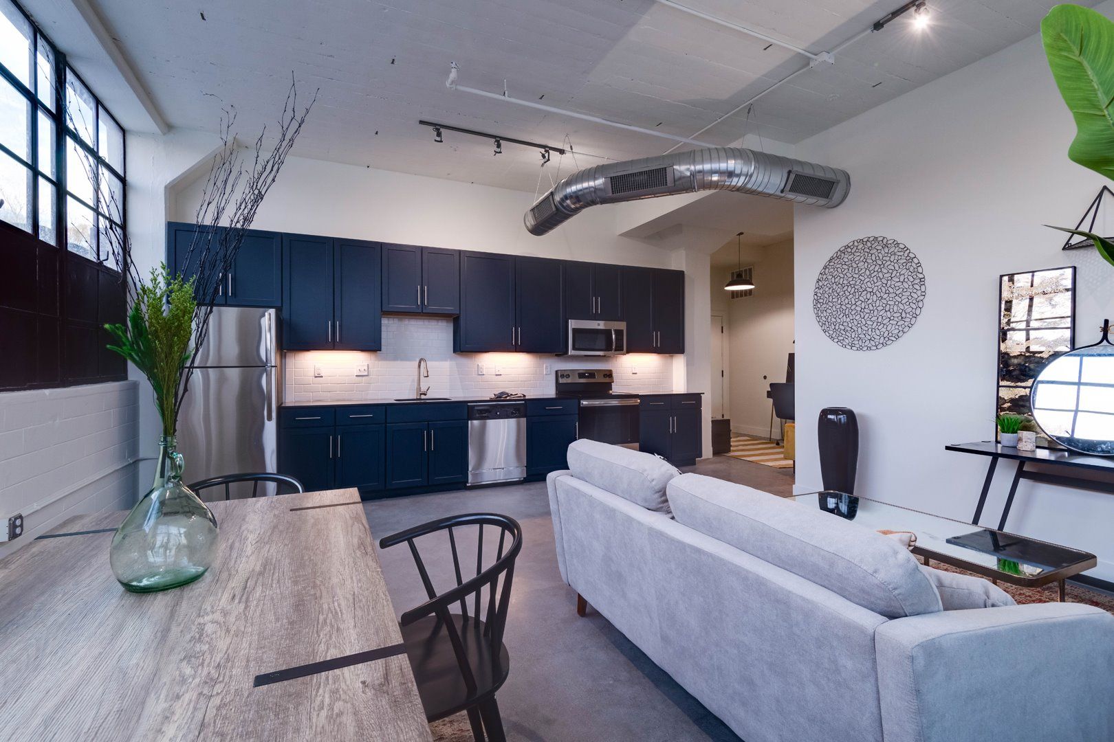 Bellevue Apartment: 239 Grandview Ave.