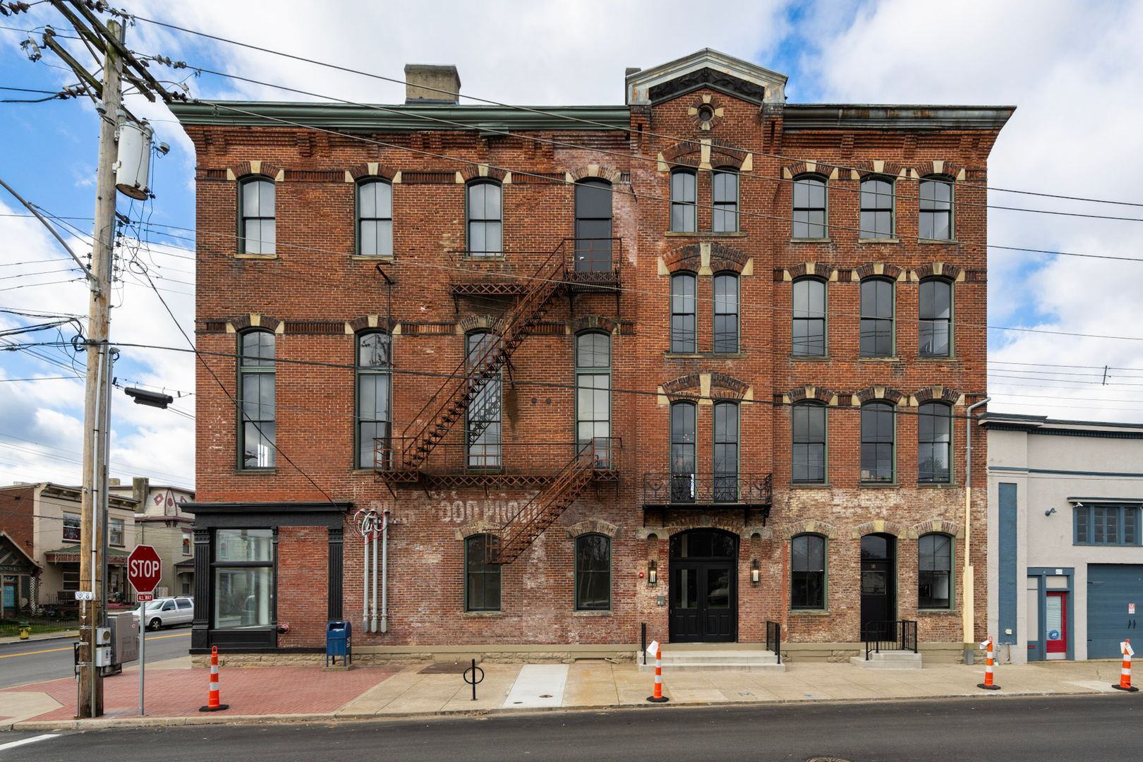 Dayton Apartment: 512 Berry St. - 101