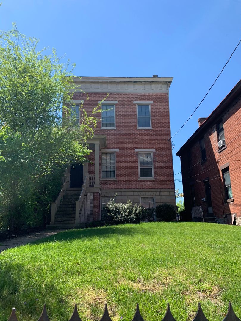 Covington Apartment: 511 Montgomery Street