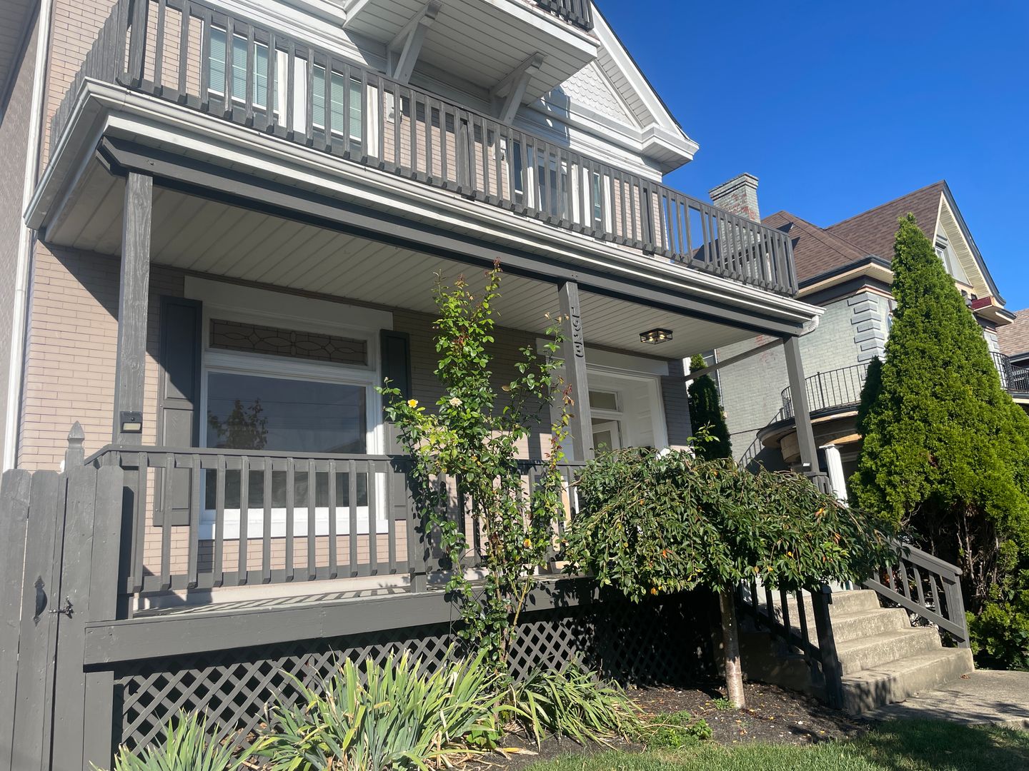 Covington Apartment: 1923 Greenup St.