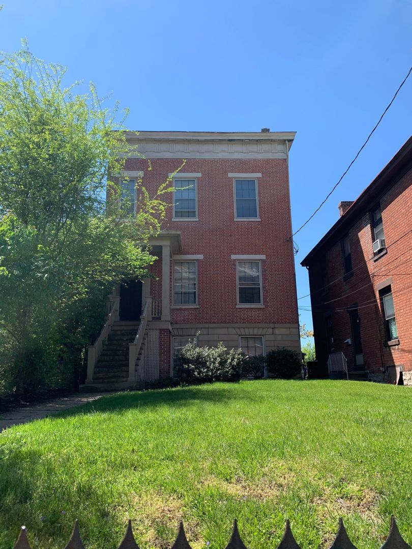 Covington Apartment: 511 Montgomery Street