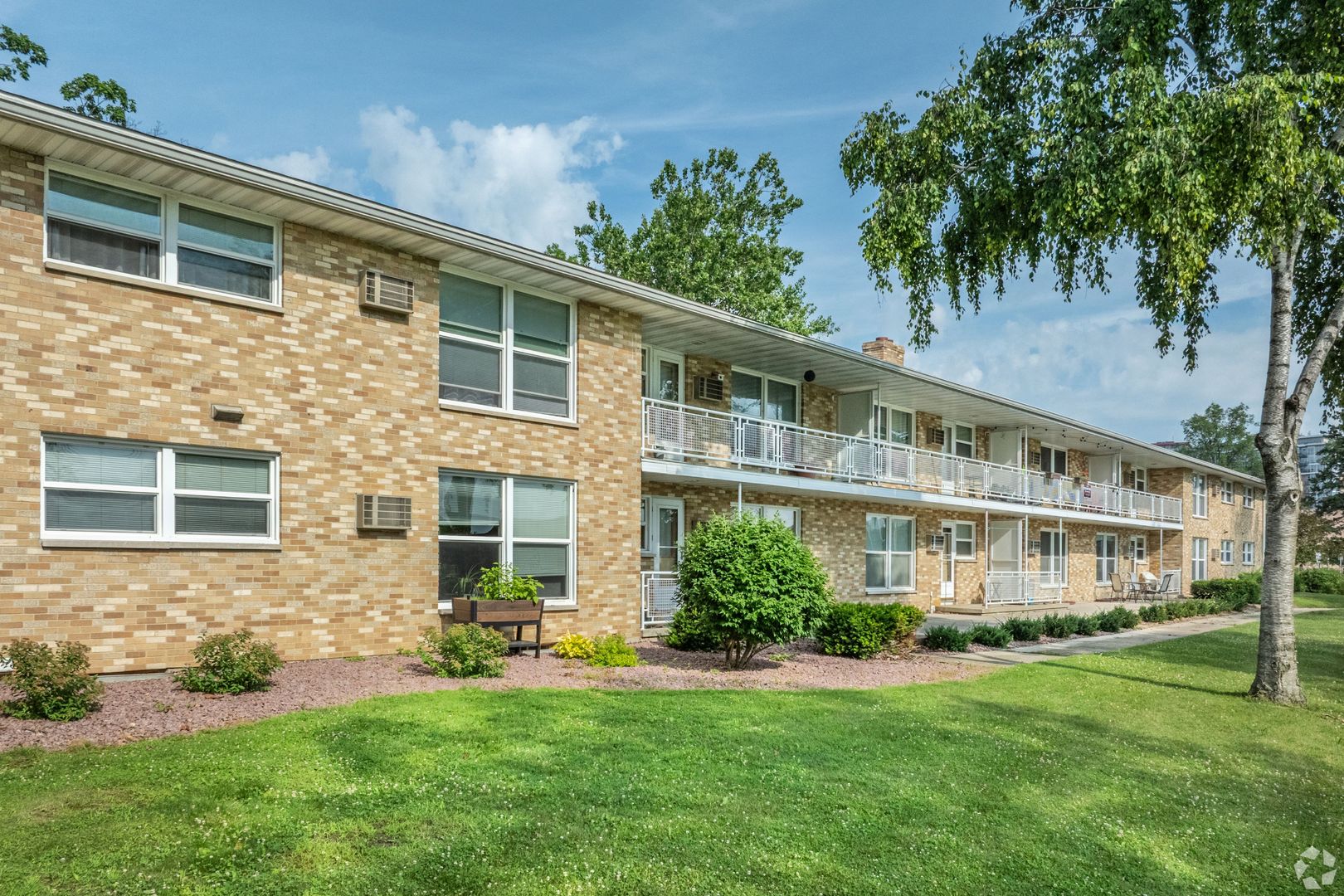 Madison Apartment: 420 North Segoe Road