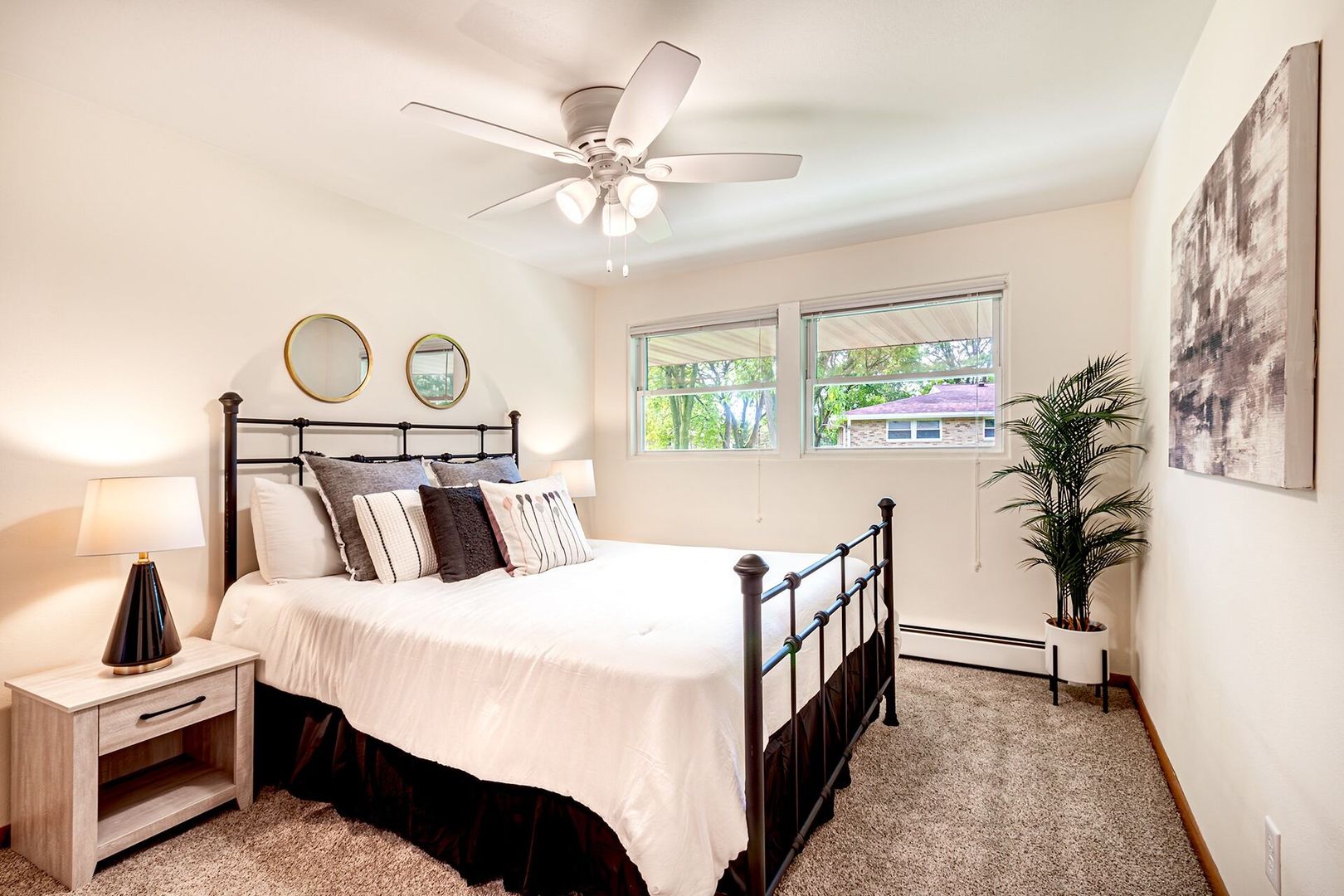 Madison Apartment: 420 N Segoe Rd