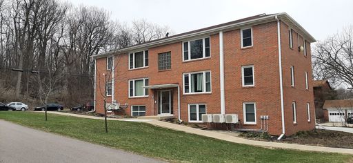 Great Location! 2-bed 1-bath Apartment – photo 1