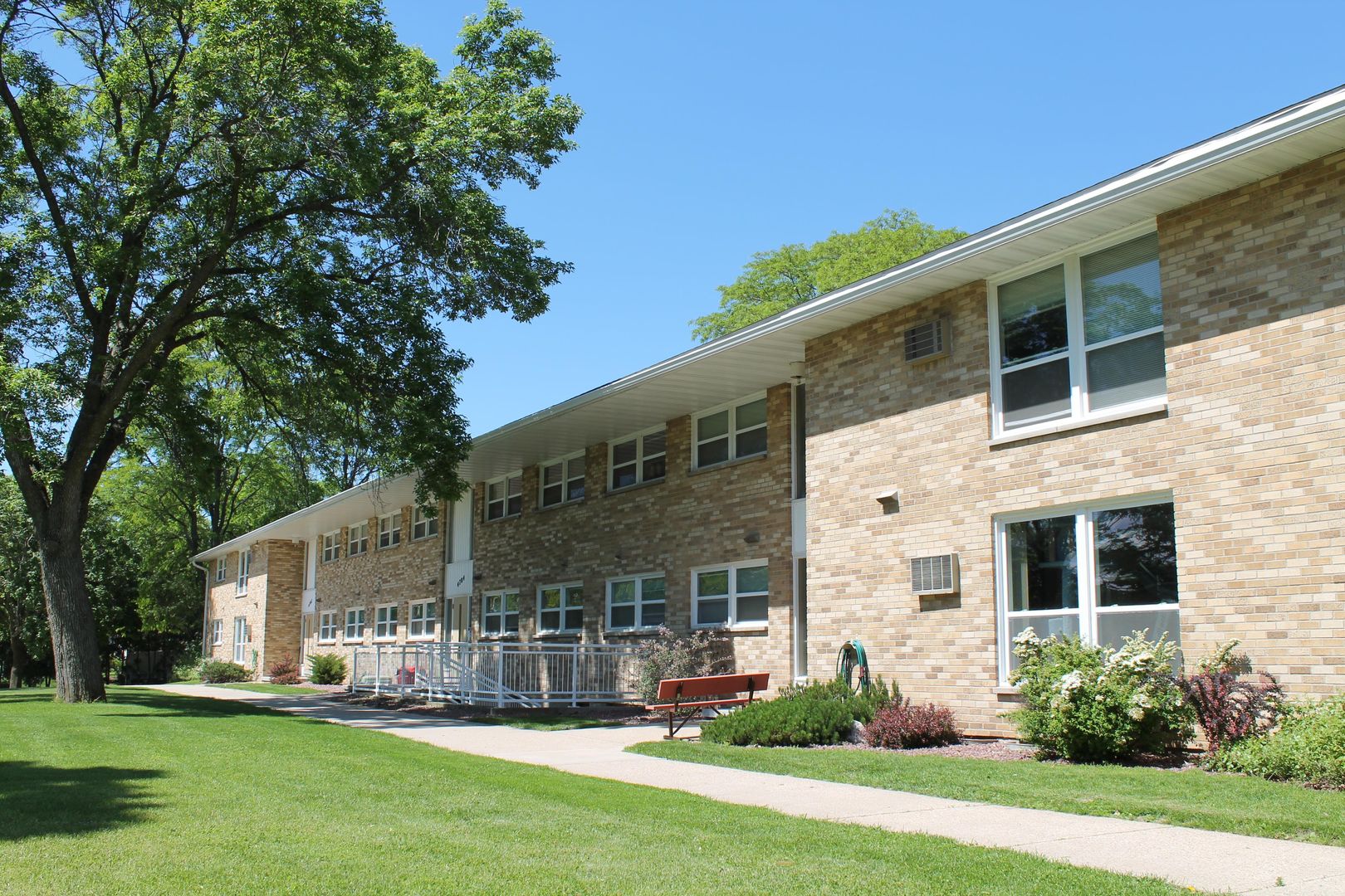 Madison Apartment: 420 N Segoe Rd