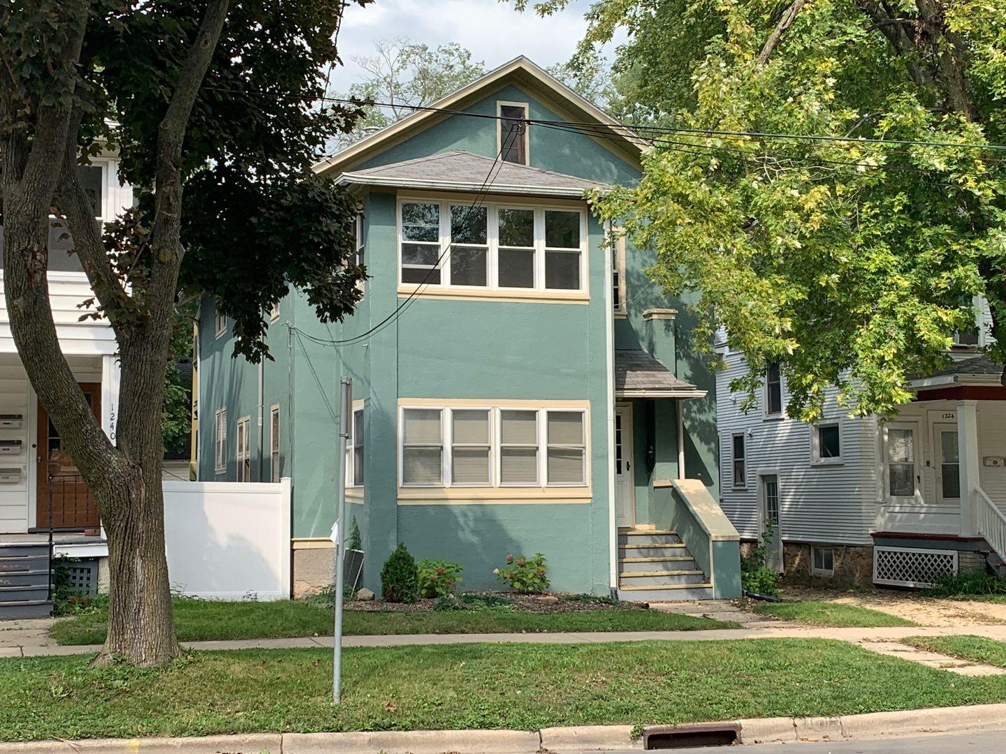 Madison Apartment: 1236 Drake Street - 1