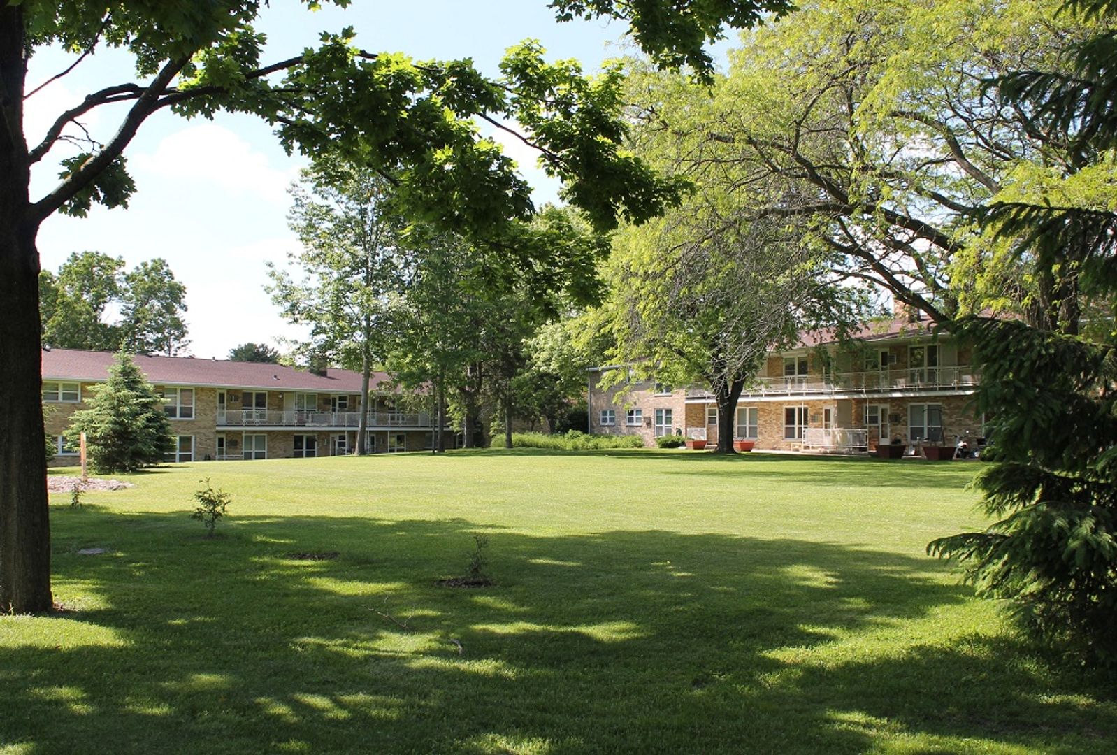 Madison Apartment: 420 N Segoe Rd