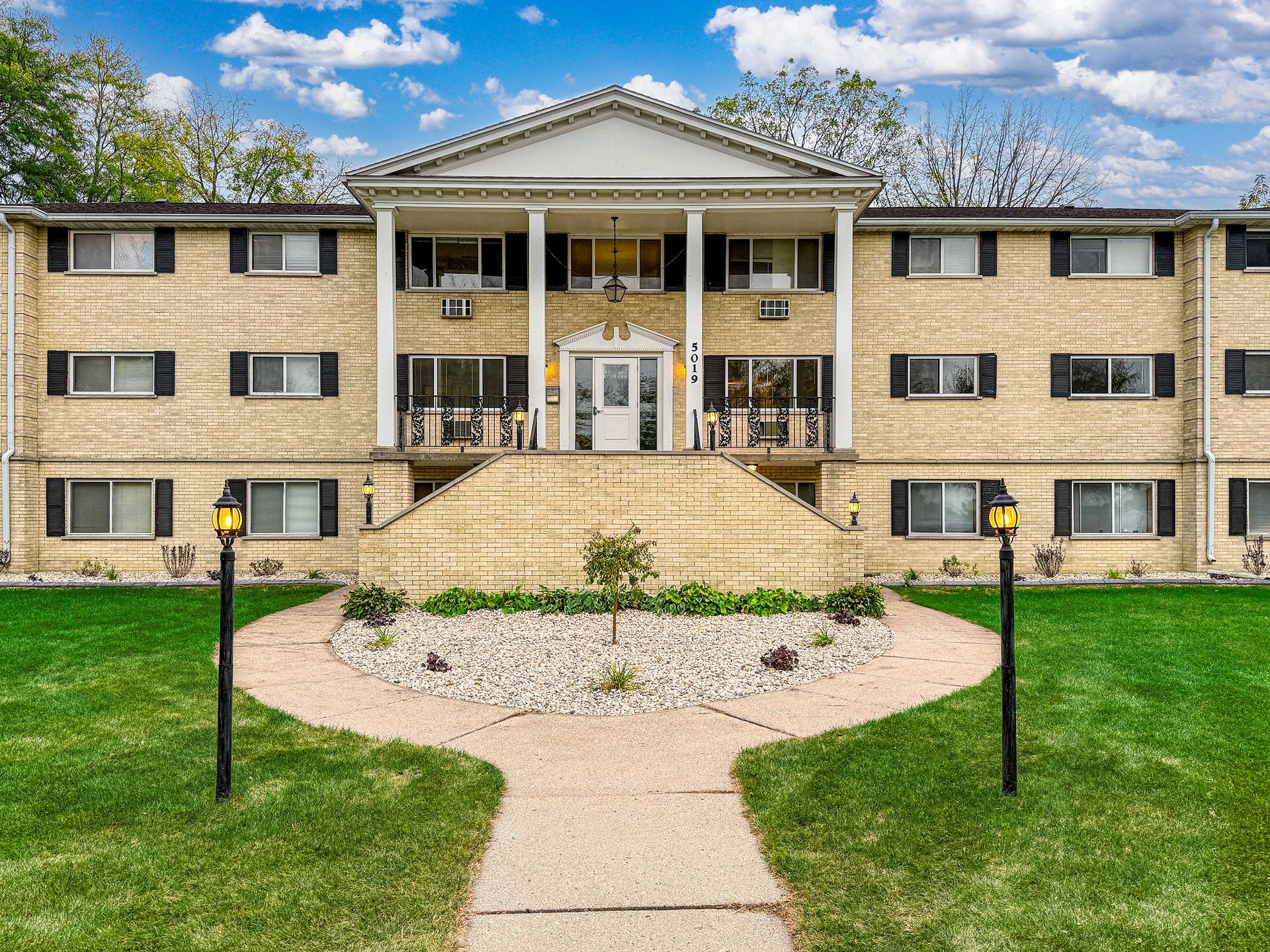 Madison Apartment: 5019 Old Middleton Road - 5